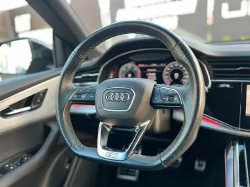 Audi Q8 50 TDI S line quattro Panoramic