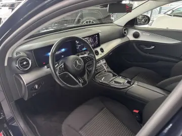 MERCEDES-BENZ E 220 d 4Matic Navi LED CarPlay  Avantgarde