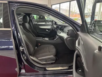 MERCEDES-BENZ E 220 d 4Matic Navi LED CarPlay  Avantgarde