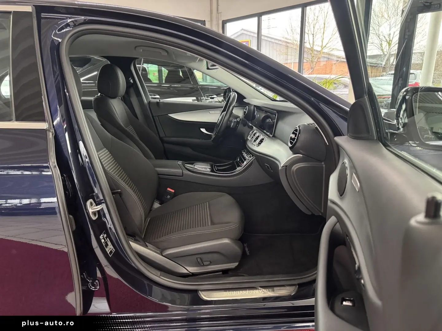 MERCEDES-BENZ E 220 d 4Matic Navi LED CarPlay  Avantgarde
