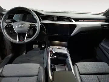 AUDI Q8 Sportback e-tron 50 quattro S-Line AHK Matrix