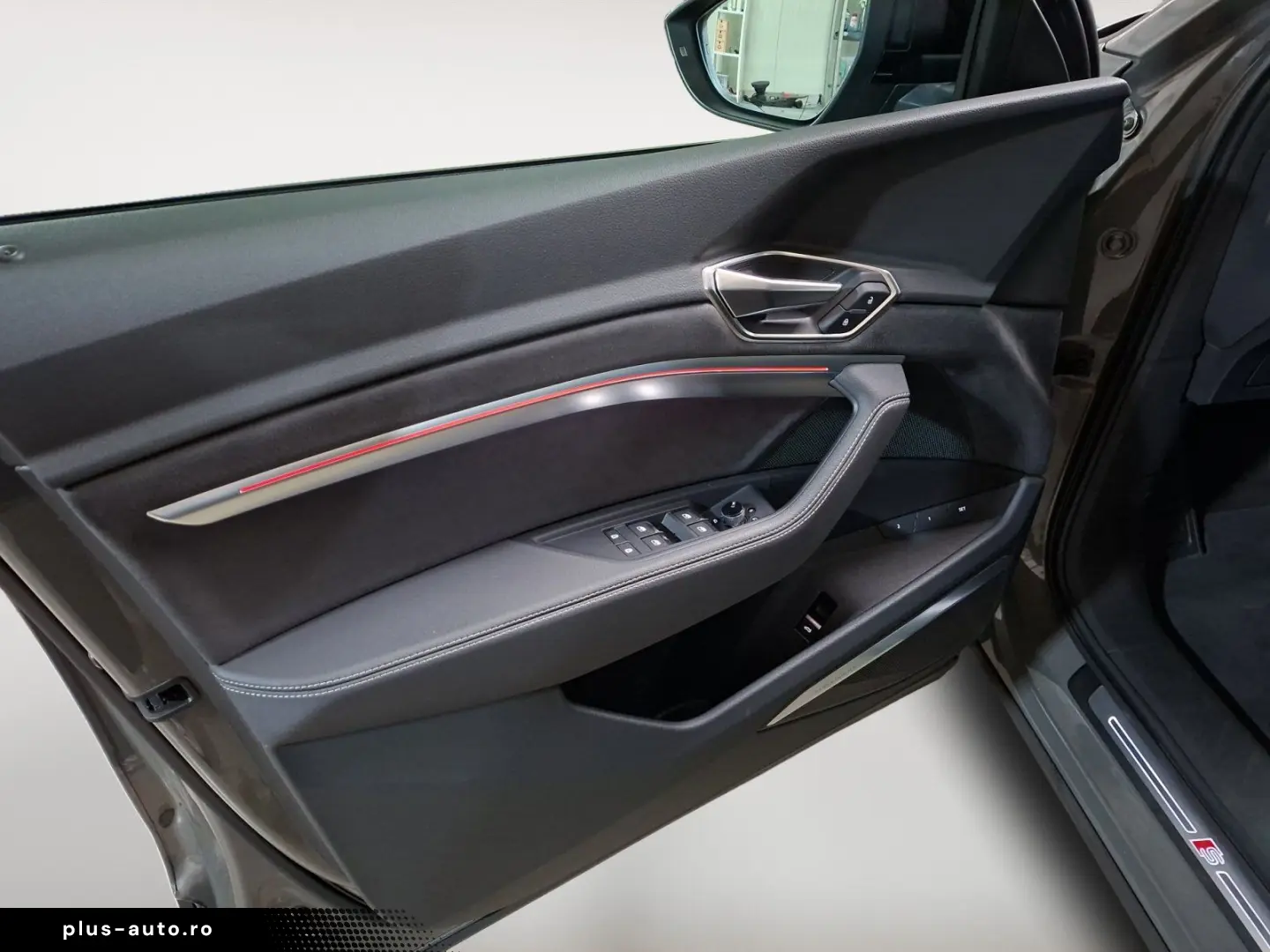AUDI Q8 Sportback e-tron 50 quattro S-Line AHK Matrix