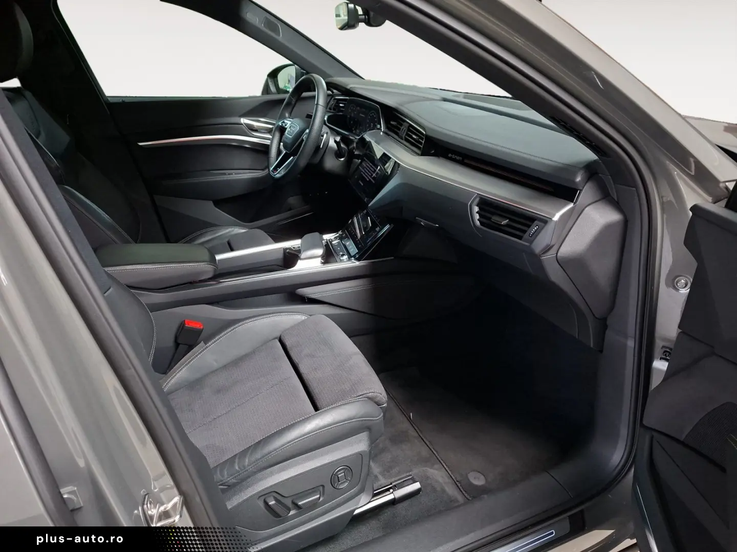 AUDI Q8 Sportback e-tron 50 quattro S-Line AHK Matrix