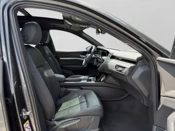 AUDI Q8 e-tron Q S LINE LM22 PANO MATRIX-LED