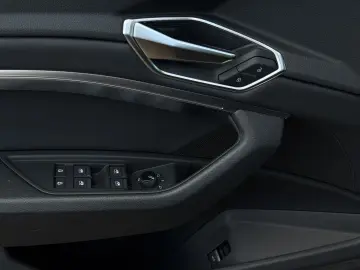 AUDI Q8 e-tron Q S LINE LM22 PANO MATRIX-LED