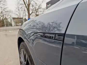 AUDI Q8 e-tron Sportback 55 qu edition S line HuD 21