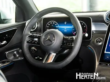 MERCEDES-BENZ GLC 200 Edition AMG 4.Matic PANO 360  …