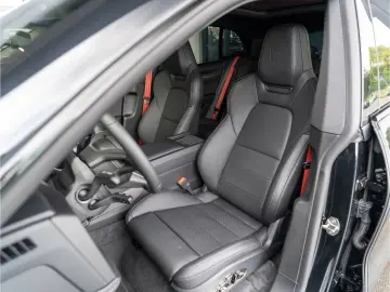 Porsche Cayenne Electric MY2026