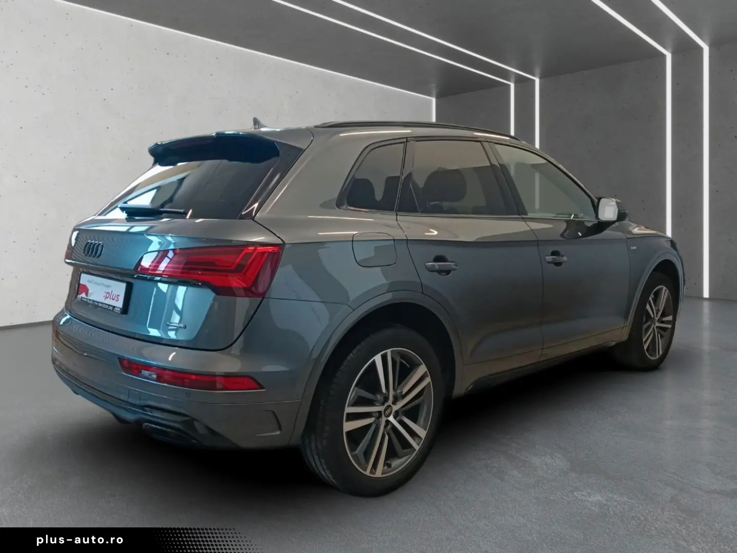 AUDI Q5 40 TDI S-Line quattro S-tr. Pano AHK Navi RFK