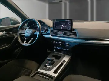 AUDI Q5 40 TDI S-Line quattro S-tr. Pano AHK Navi RFK