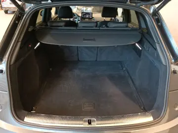 AUDI Q5 40 TDI S-Line quattro S-tr. Pano AHK Navi RFK