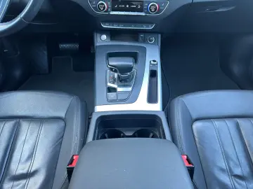 AUDI Q5 2.0 TDI quattro AHK Navi Pano Rückfahrkamera