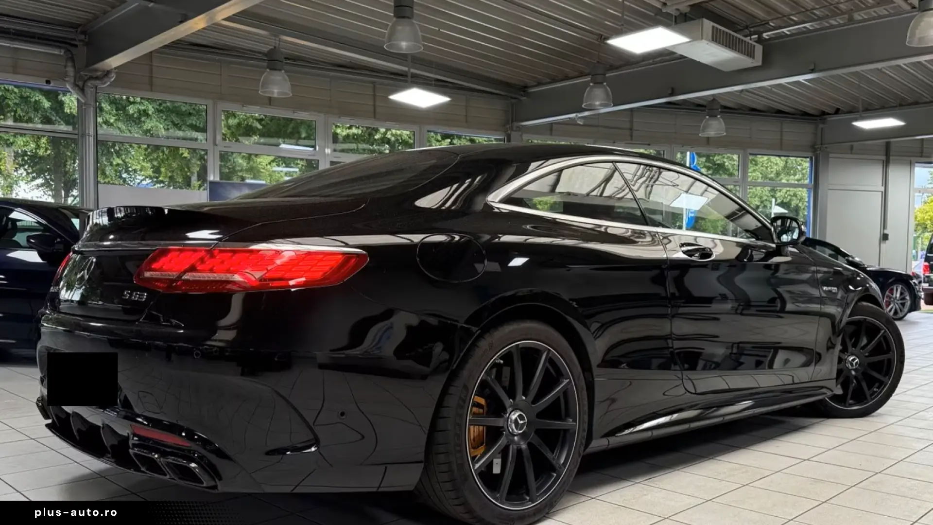 Mercedes-Benz S63 AMG Coupé 4MATIC