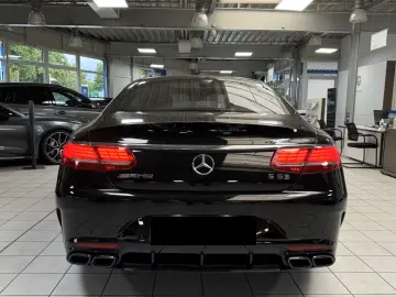 Mercedes-Benz S63 AMG Coupé 4MATIC