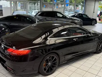 Mercedes-Benz S63 AMG Coupé 4MATIC