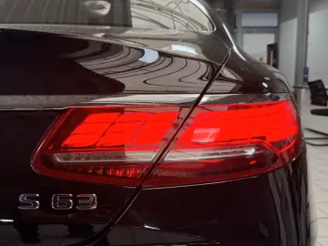 Mercedes-Benz S63 AMG Coupé 4MATIC