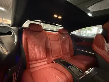 Mercedes-Benz S63 AMG Coupé 4MATIC