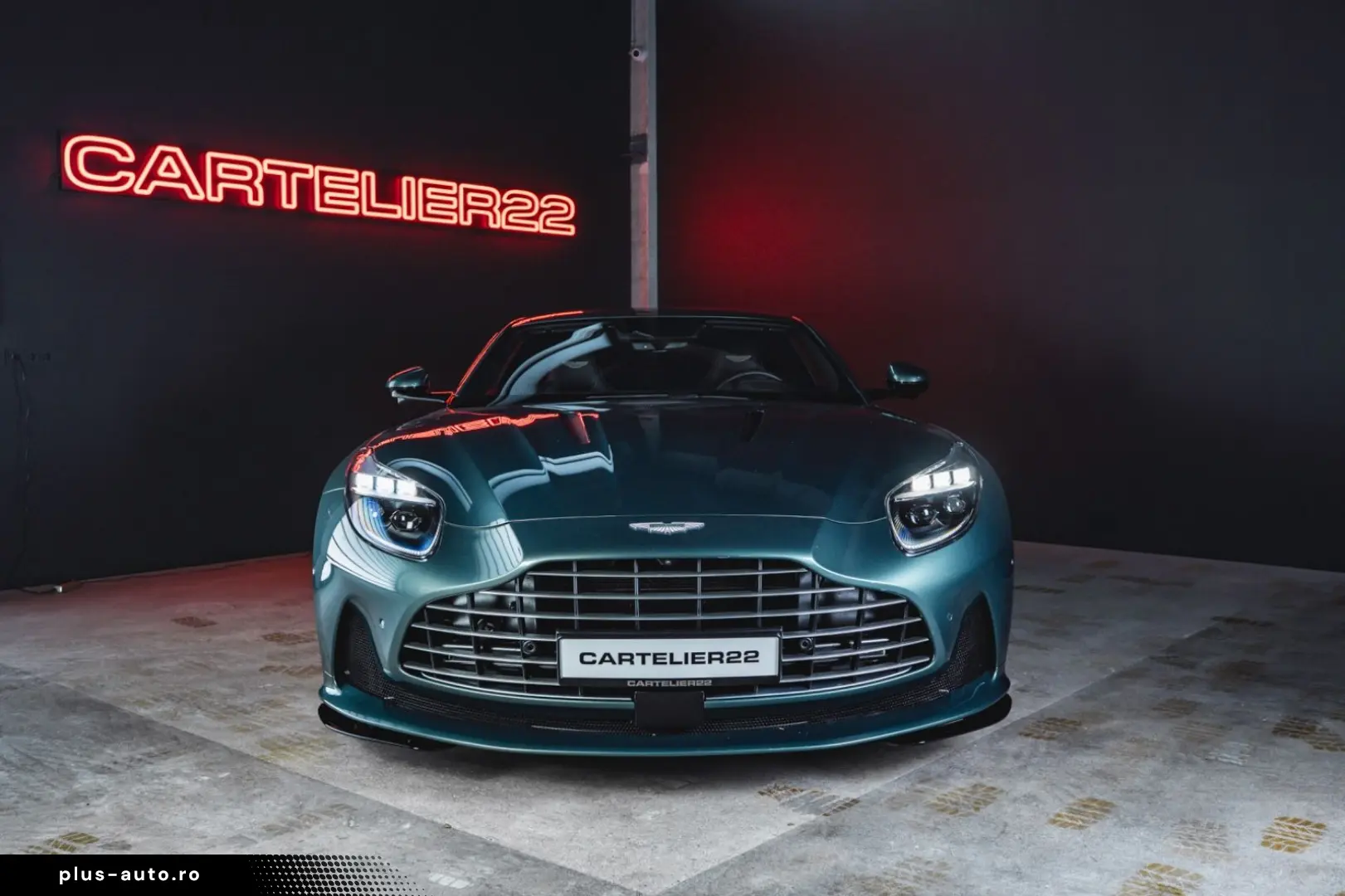 ASTON MARTIN DB12