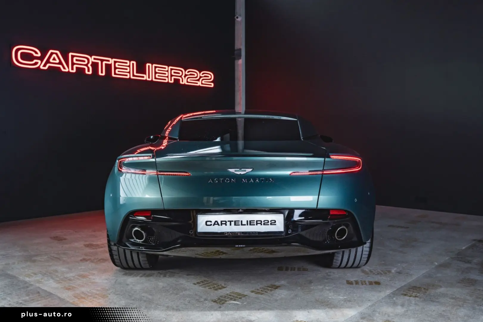 ASTON MARTIN DB12