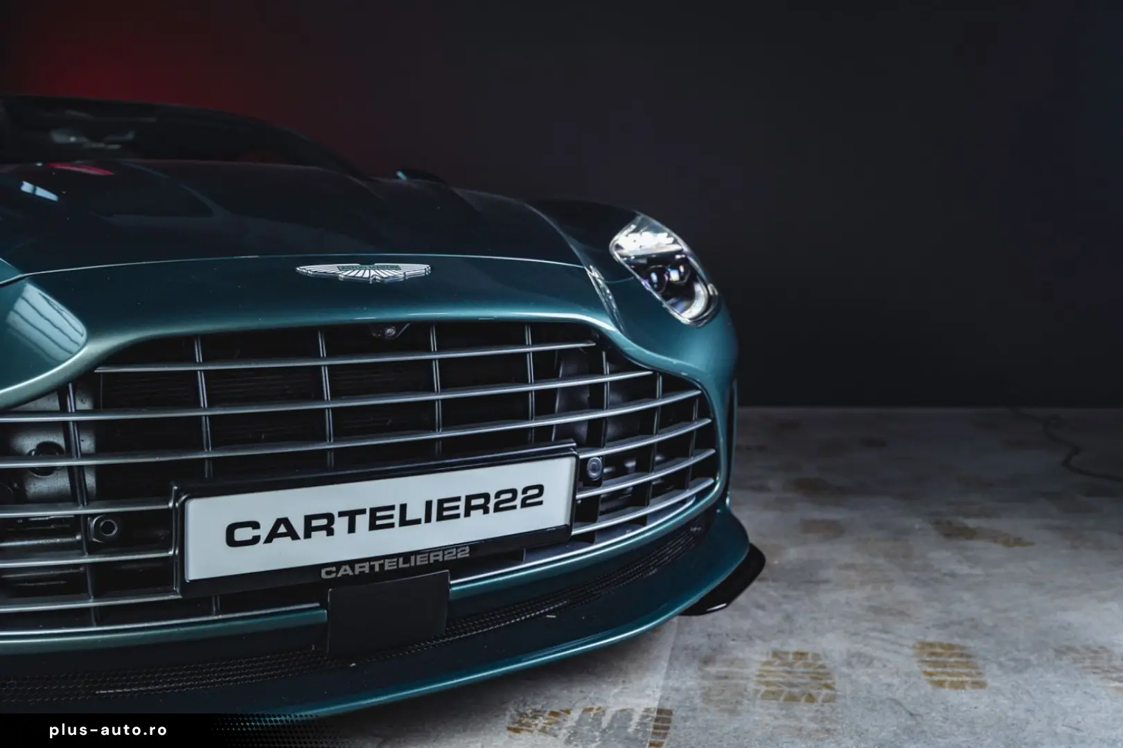 ASTON MARTIN DB12