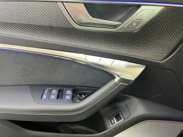AUDI RS6 Avant TFSI quattro tiptronic