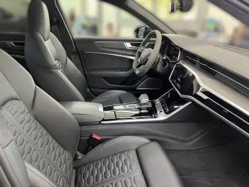 AUDI RS6 Avant TFSI quattro tiptronic
