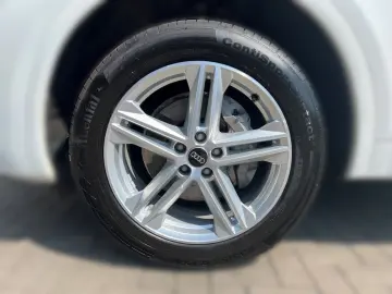 AUDI Q5 40 TDI quattro S tronic S line