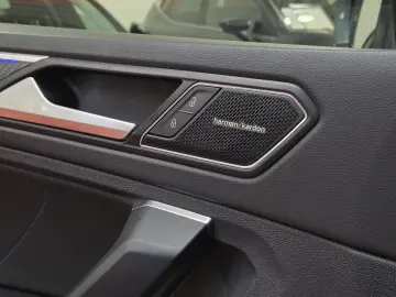 Volkswagen Tiguan R 2.0 TSI 4Motion DSG Akrapovič