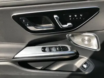 MERCEDES-BENZ CLE 450 4MATIC Cabriolet  AMGPremium 20Z 360