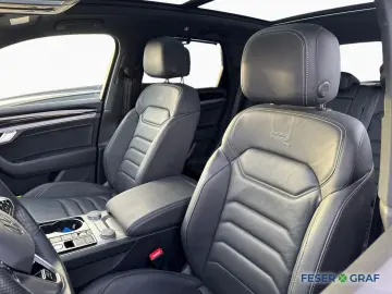 VW Touareg 3.0 TDI R-LINE 4M