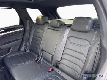VW Touareg 3.0 TDI R-LINE 4M