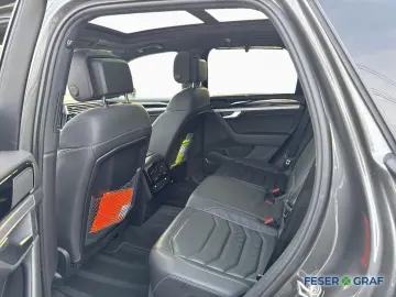 VW Touareg 3.0 TDI R-LINE 4M
