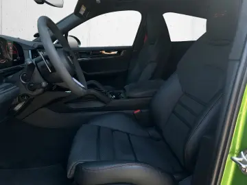PORSCHE Cayenne GTS Coupe