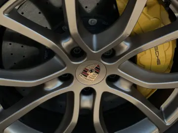 PORSCHE Cayenne GTS Coupe