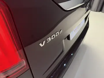 MERCEDEES BENZ V KLASS 300d 4matic