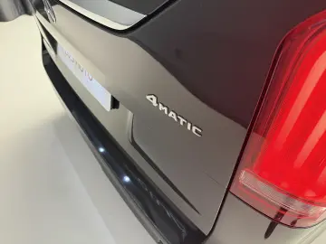MERCEDEES BENZ V KLASS 300d 4matic