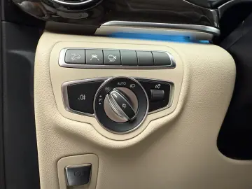 MERCEDEES BENZ V KLASS 300d 4matic