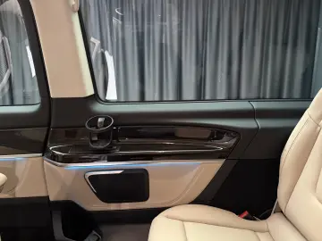 MERCEDEES BENZ V KLASS 300d 4matic