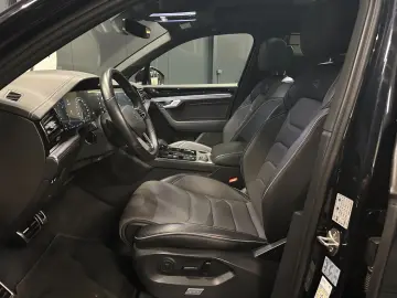 VW Touareg R-Line 4Mot