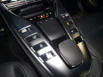 MERCEDES-BENZ AMG GT 63 S 4M