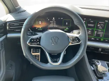 VW Touareg 3.0 TDI 4MOTION R-Line