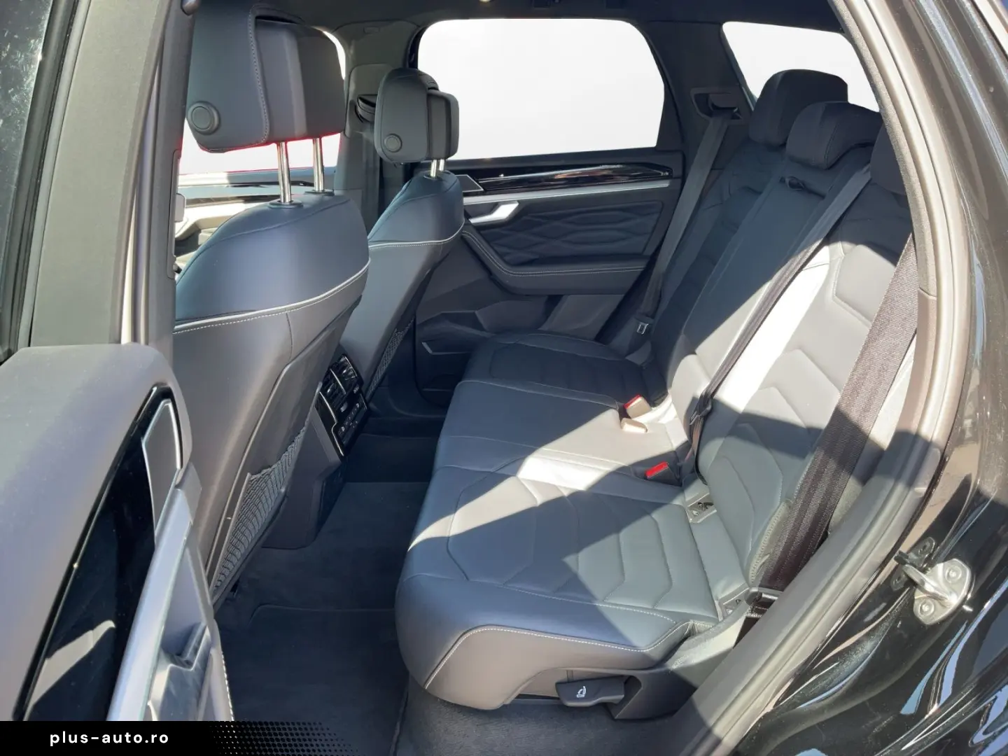VW Touareg 3.0 TDI 4MOTION R-Line