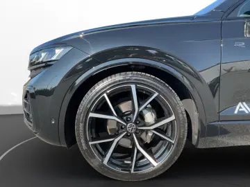 VW Touareg 3.0 TDI 4MOTION R-Line