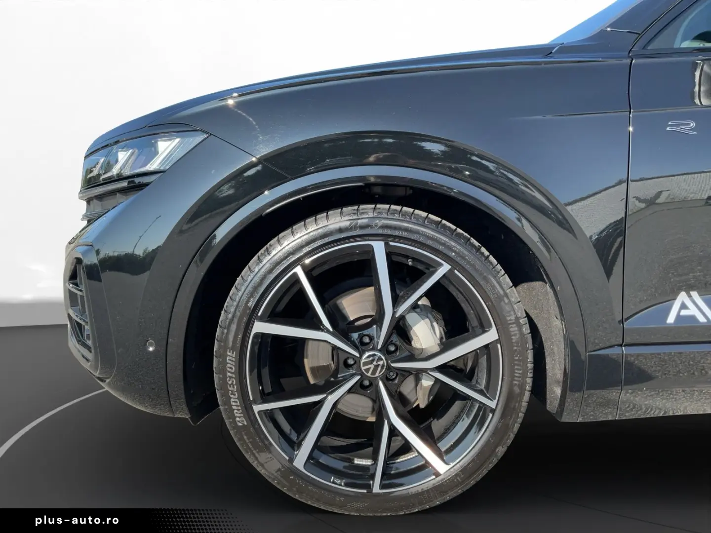 VW Touareg 3.0 TDI 4MOTION R-Line