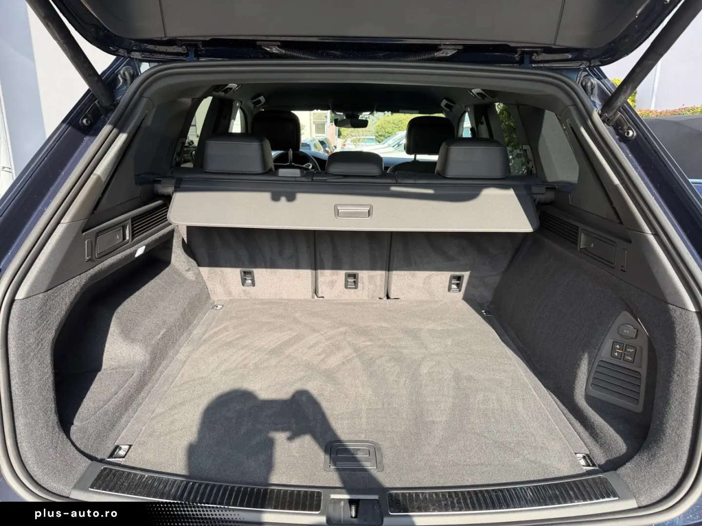 VW Touareg 3.0 V6 TDI R-Line 4M NAVI STHZG IQ-LED A