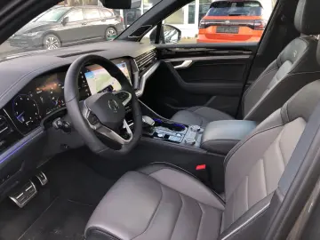 VW Touareg 3.0TDI R-Line Leder Pano HUD AHK