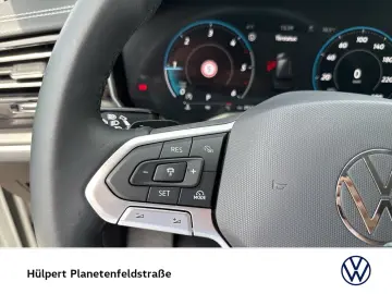VW Touareg V6 AHK CAM ACC LM19 EKLAPPE NAVI CARPLAY