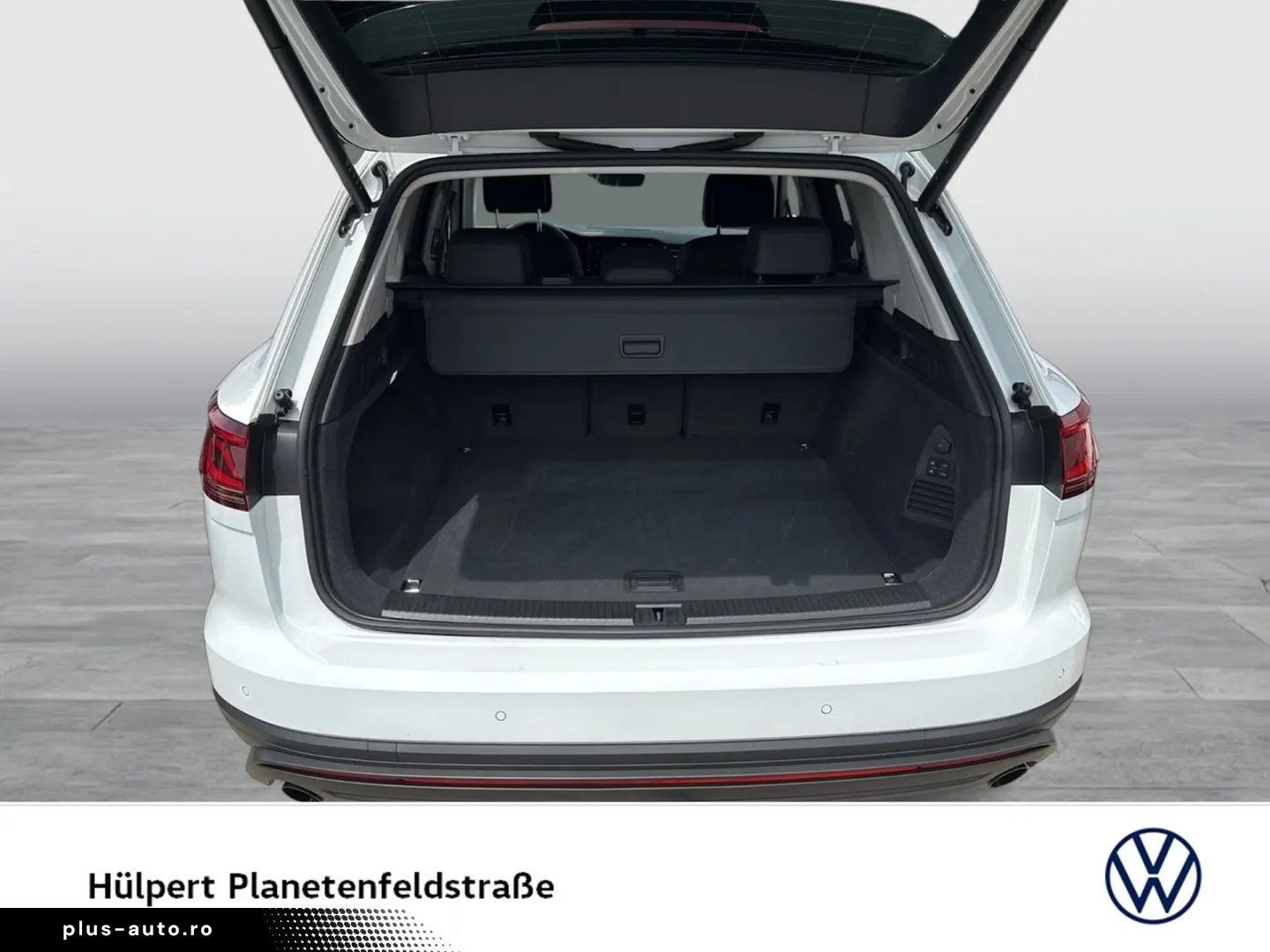 VW Touareg V6 AHK CAM ACC LM19 EKLAPPE NAVI CARPLAY