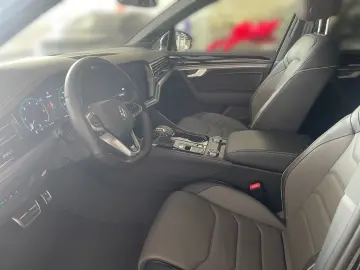VW Touareg R-Line 3.0TDI  AHK KAMERA LUFT STDHZ