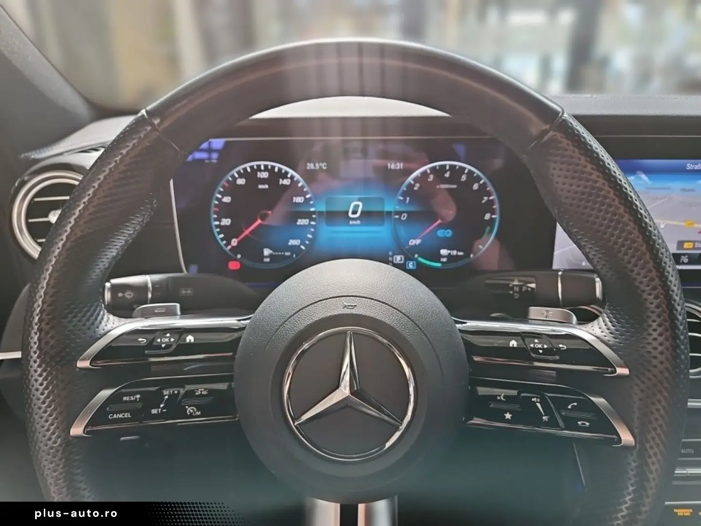 MERCEDES-BENZ E 300 e 4M AMG Night Distronic  LED 360  Burm.